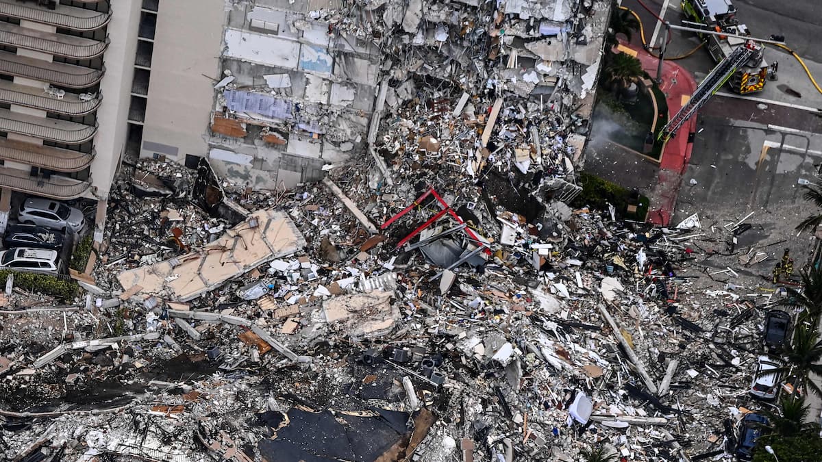 Um prédio desabado em Miami: o sofrimento de moradores e familiares de desaparecidos Um prédio desabado em Miami: o sofrimento de moradores e familiares de desaparecidos