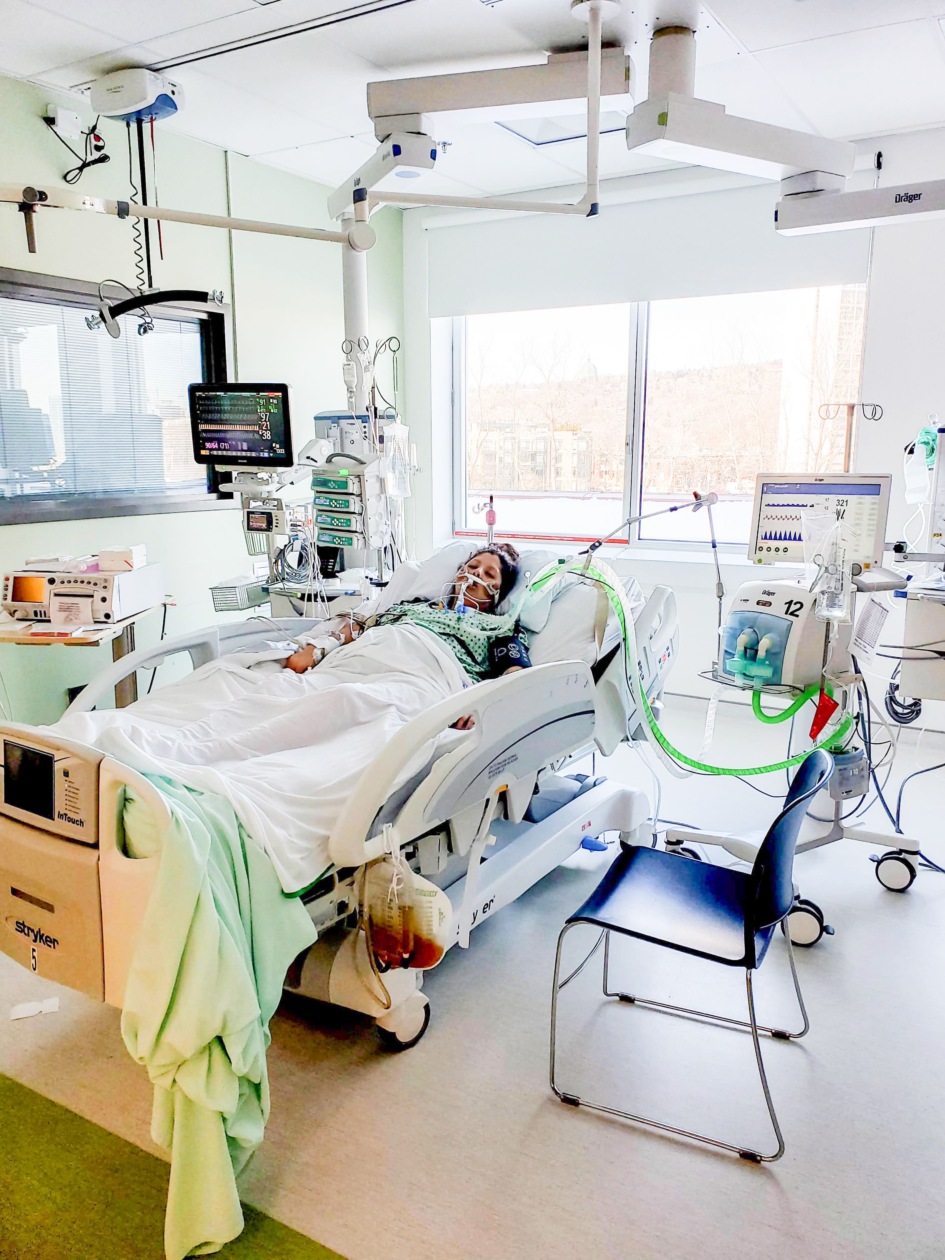 Frappee Par La Covid 19 Elle Frole La Mort A L Accouchement Jdm