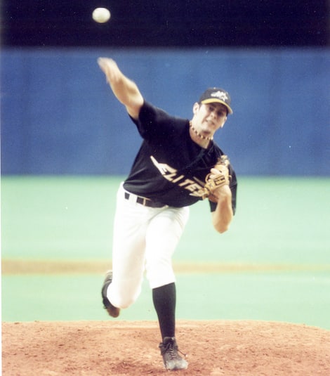 Marc-André Houle -Baseball À son retour des États-Unis, Houle a lancé pour les Élites de Montréal, dans la Ligue de baseball junior élite du Québec.