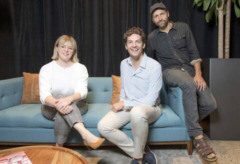 Catherine Trudeau, Jean-François C. Pronovost et Émile Proulx-Cloutier se donneront la réplique dans Les moments parfaits.