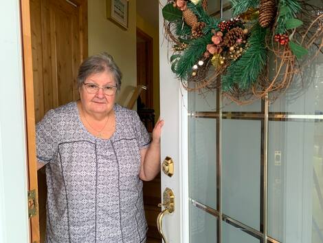 x Jocelyn Pelletier is concerned because she has a sugar shake a short distance from her home in St. Paul. Although patrols regularly visited buildings in the area to check for the presence of David Cote.