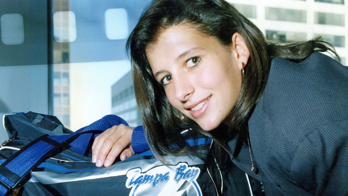 Manon Rheaume Crying 30 ans plus tard, Manon Rhéaume fait encore rêver | TVA Nouvelles