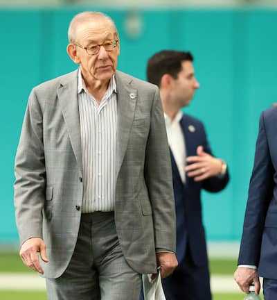 Stephen Ross, proprietário do Miami Dolphins, foi citado mais nos dossiês de Epstein. Prêmio de fotografia em janeiro de 2026.