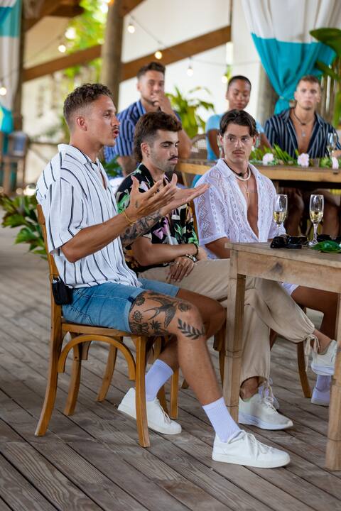 Cedric, Raphaël and Kevin, up front. We recognize in the second row Tristan, Destiny and Gabriele.