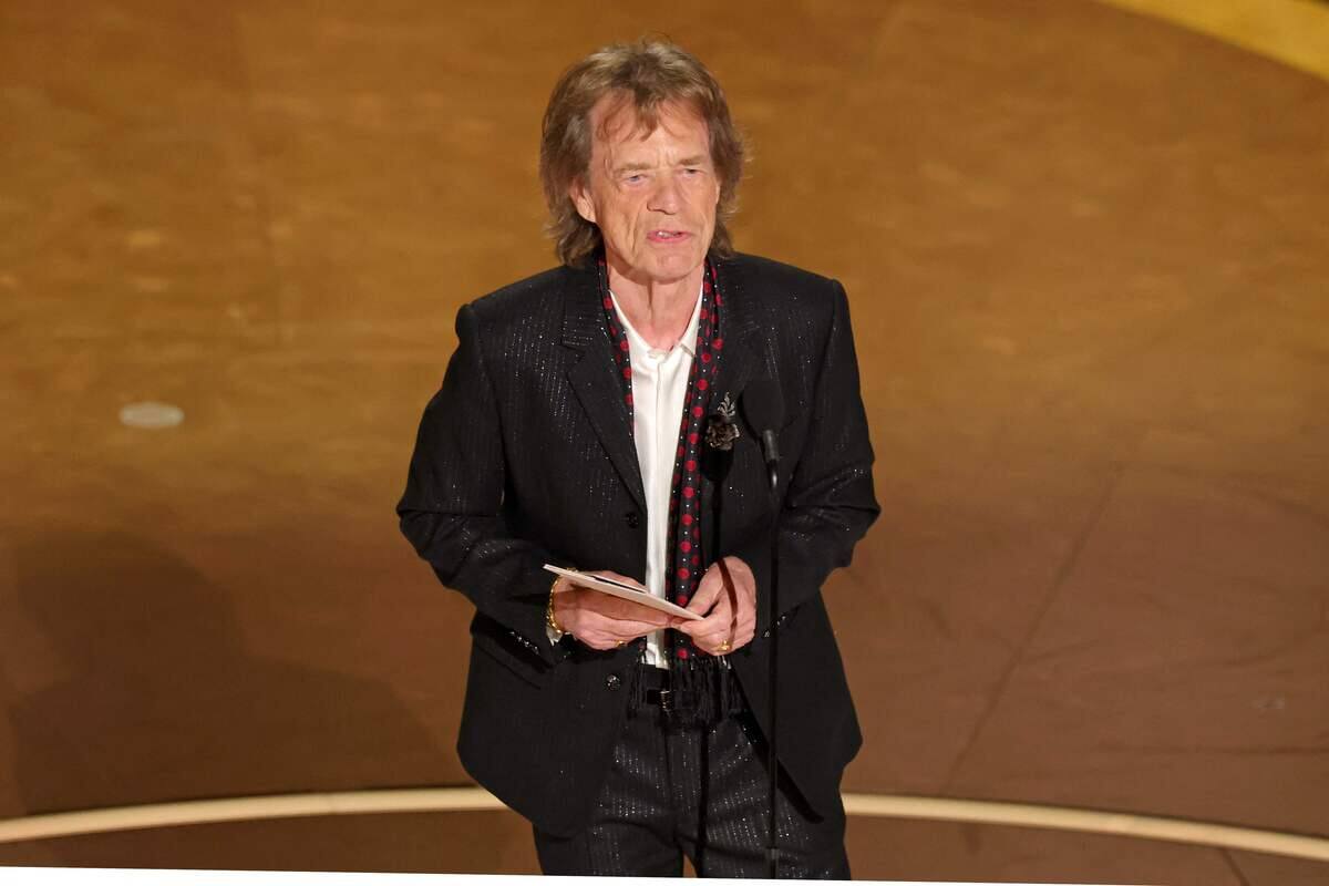 Mick Jagger sorprende a los espectadores al poner el premio a la mejor canción en la ceremonia del Oscar 2025