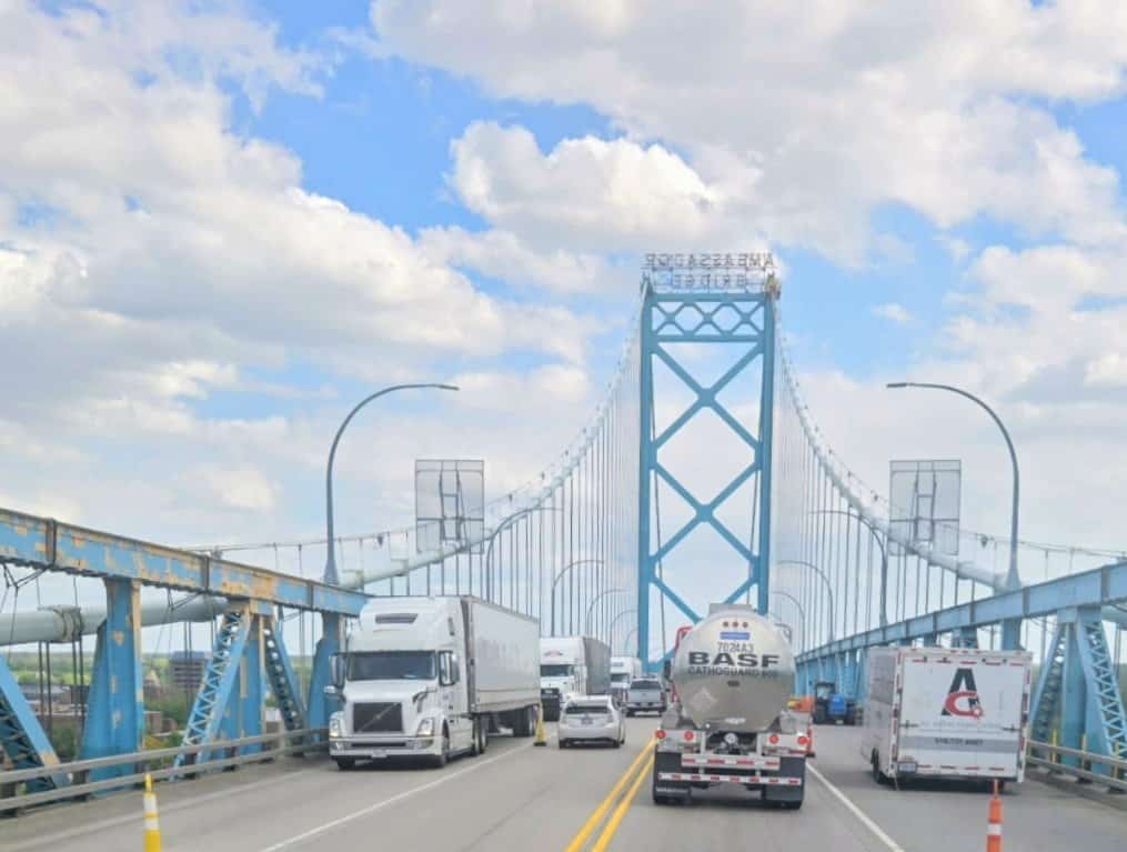 Panne informatique: encore le bordel aux douanes canadiennes pour les camionneurs