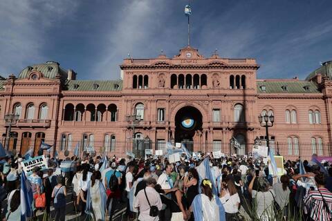 Argentina: manifestaciones en respuesta al escándalo de la 'vacunación VIP'
