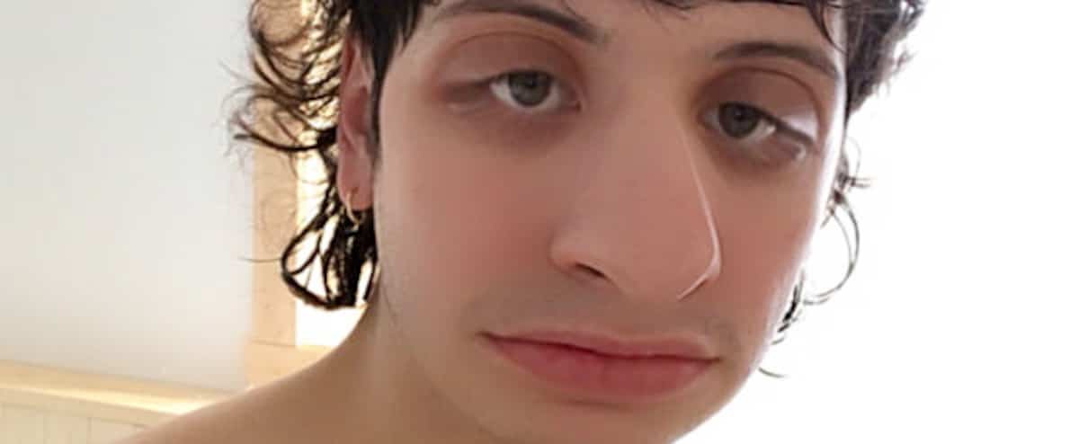 Oui, le nouvel album d’Hubert Lenoir est à la hauteur des attentes