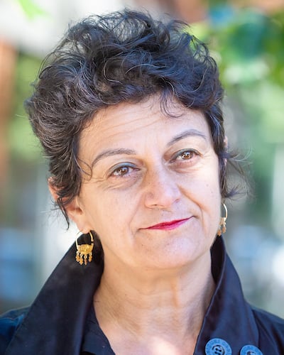 Nimâ Machouf, quebequense de origen iraní, epidemióloga y política, está preocupada por sus seres queridos que aún se encuentran en Irán.