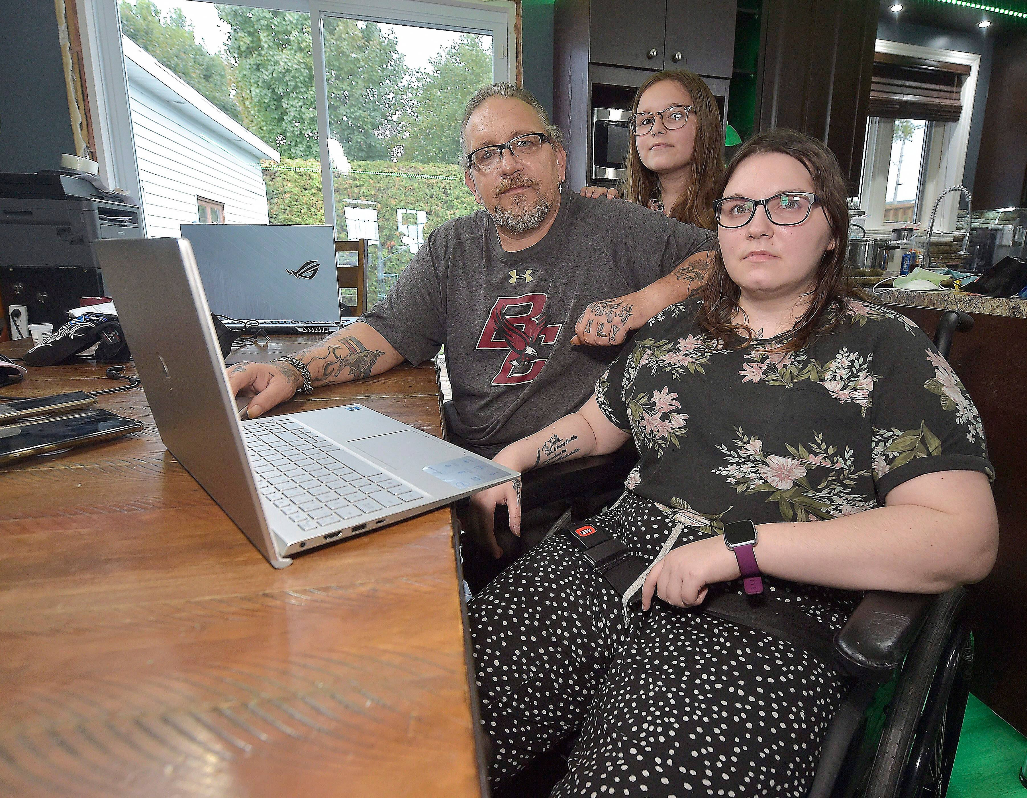 Laiss&eacute;e &agrave; elle-m&ecirc;me dans une maison inadapt&eacute;e