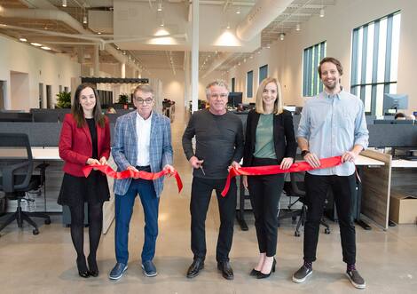 Mondo Two generations of Legault: Marie-France, Jules, Philippe, Marie-Josée and Marc-Antoine.