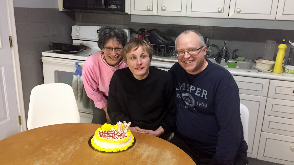 Mère d’un jeune handicapé, une médecin devra quitter si Legault brandit le bâton