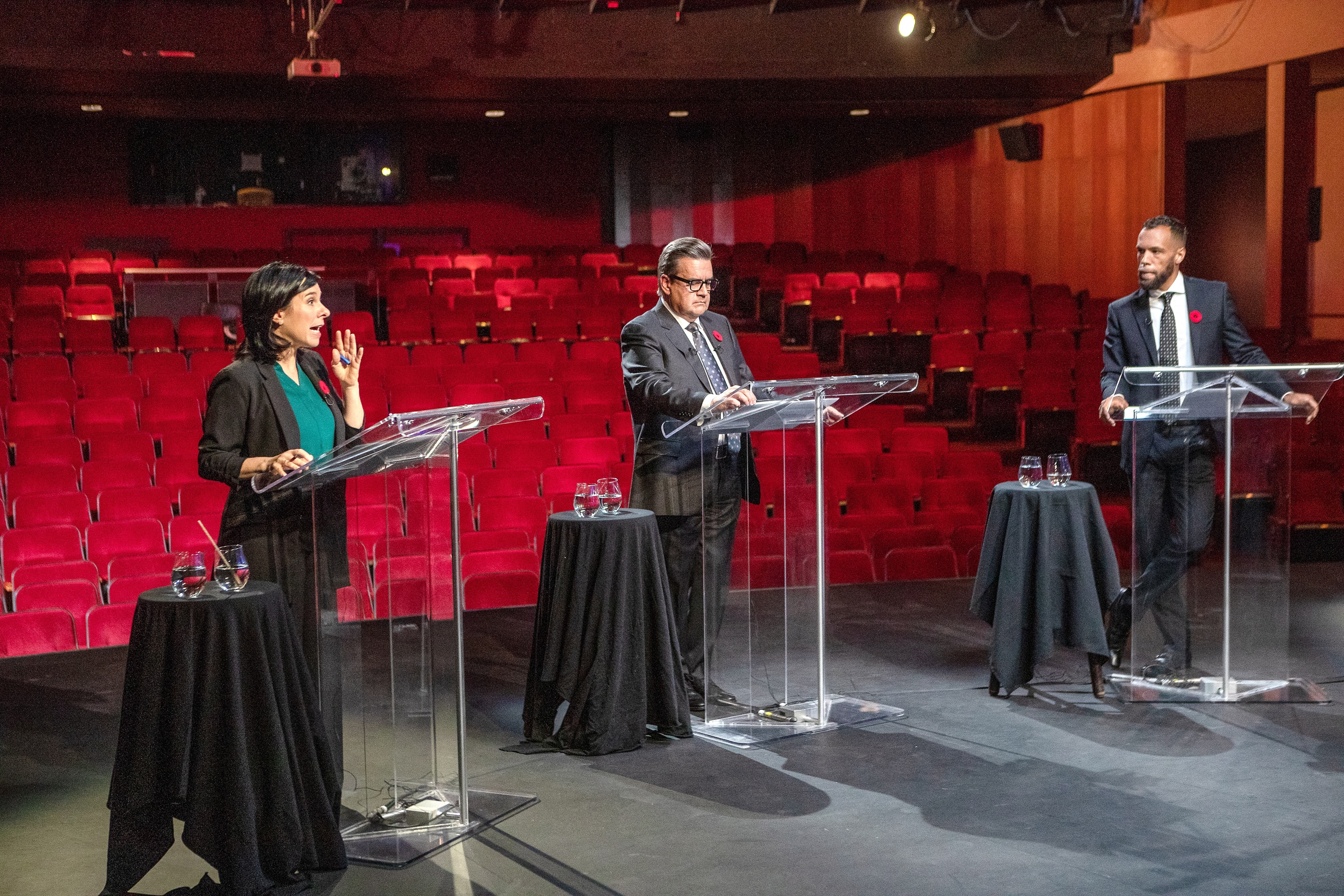 Le racisme et le bilinguisme s&rsquo;invitent au d&eacute;bat en anglais