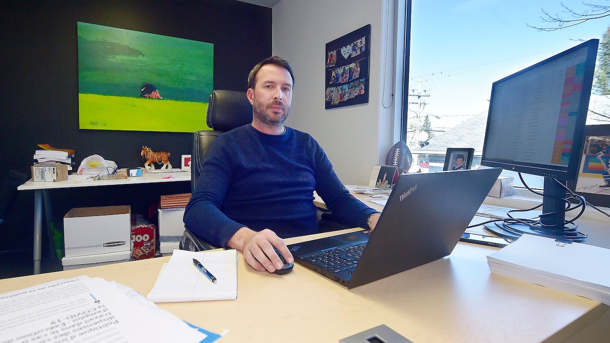 Travailleurs étrangers: Ottawa croule sous les demandes; des retards importants