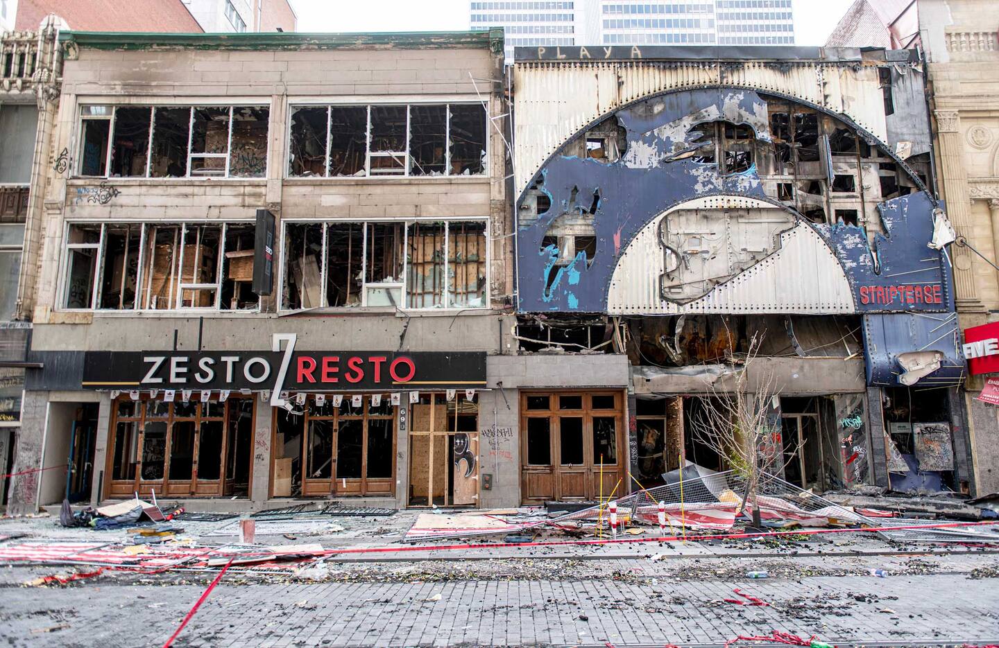 Une façade mythique de Montréal part en fumée