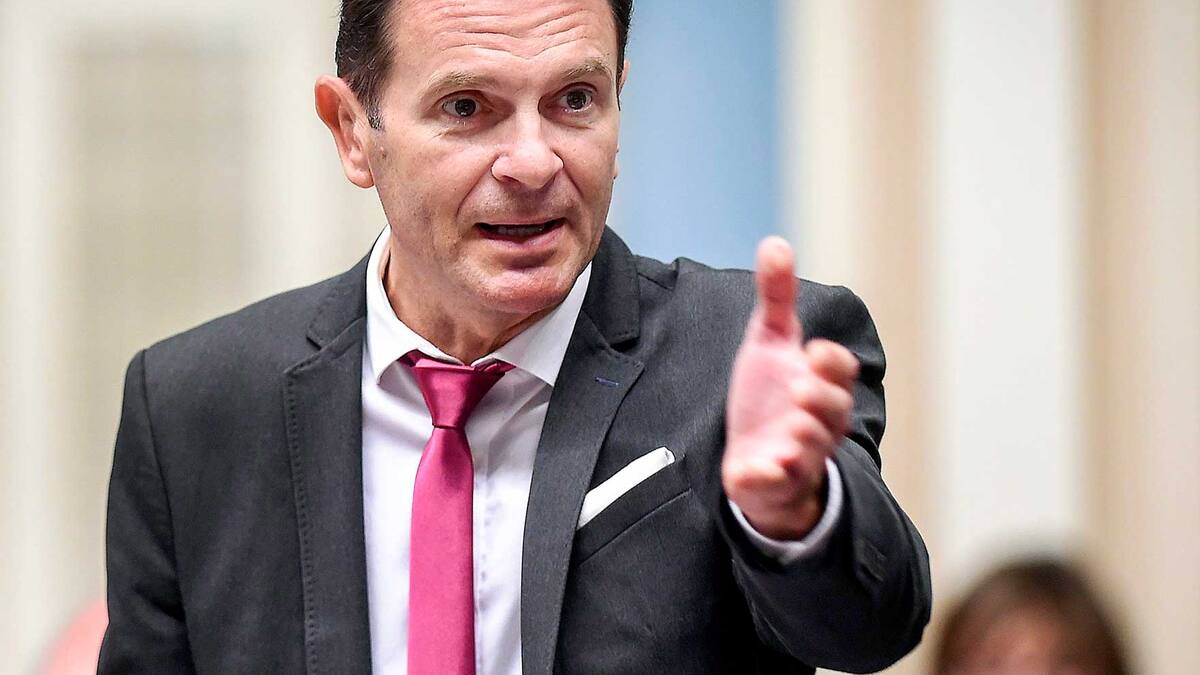 Bonnardel prend les gens pour «des valises», dit une coalition