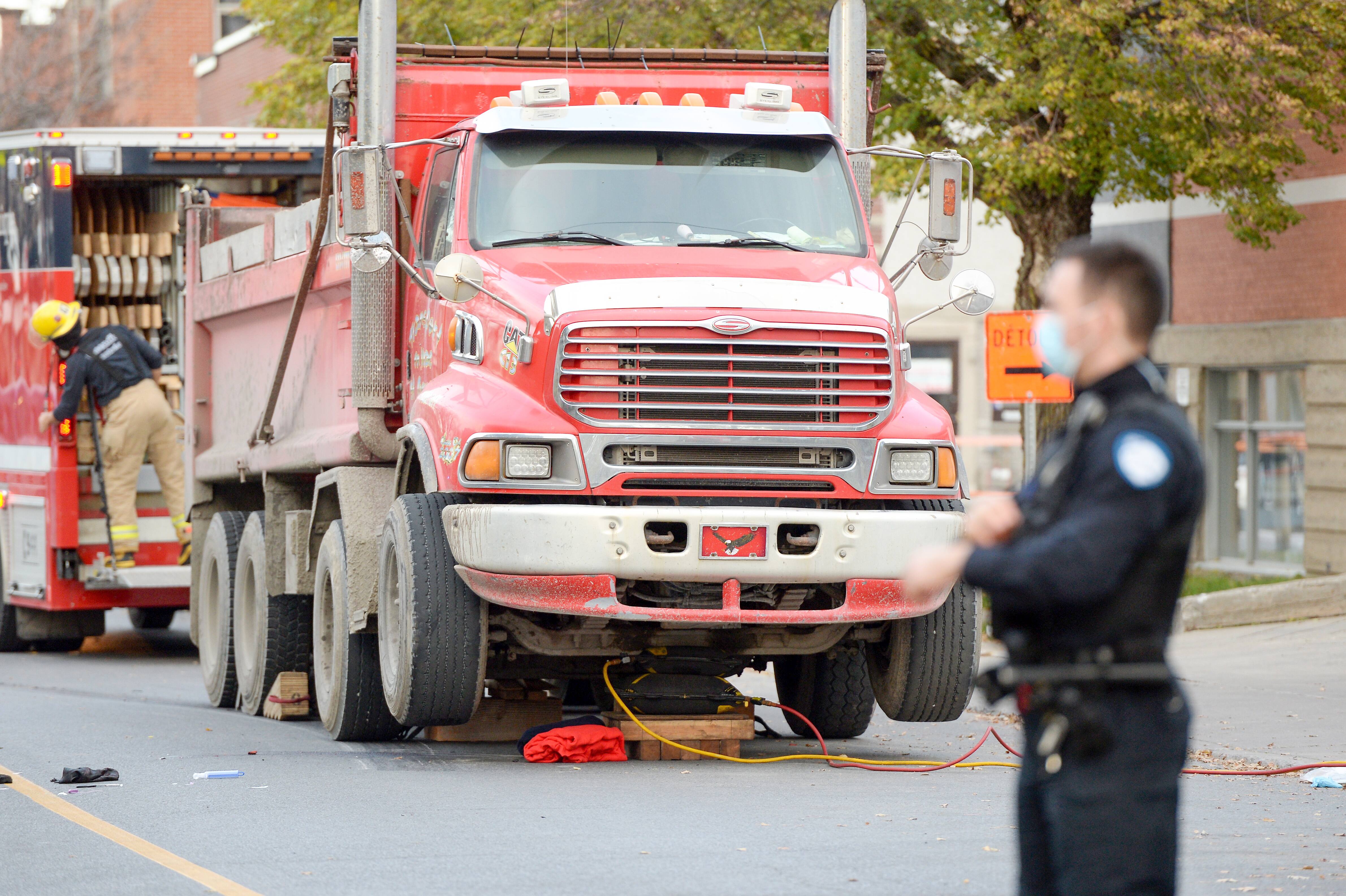 Villeray: un cycliste de 66 ans meurt sous un camion