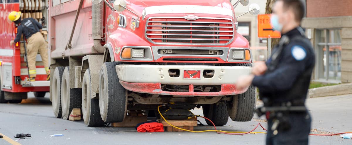 Villeray: un cycliste de 66 ans meurt sous un camion