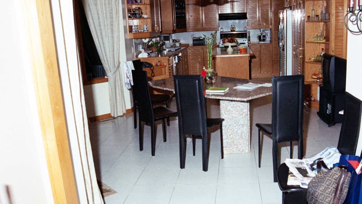 L'arme du crime aurait été trouvée, mais pas saisie