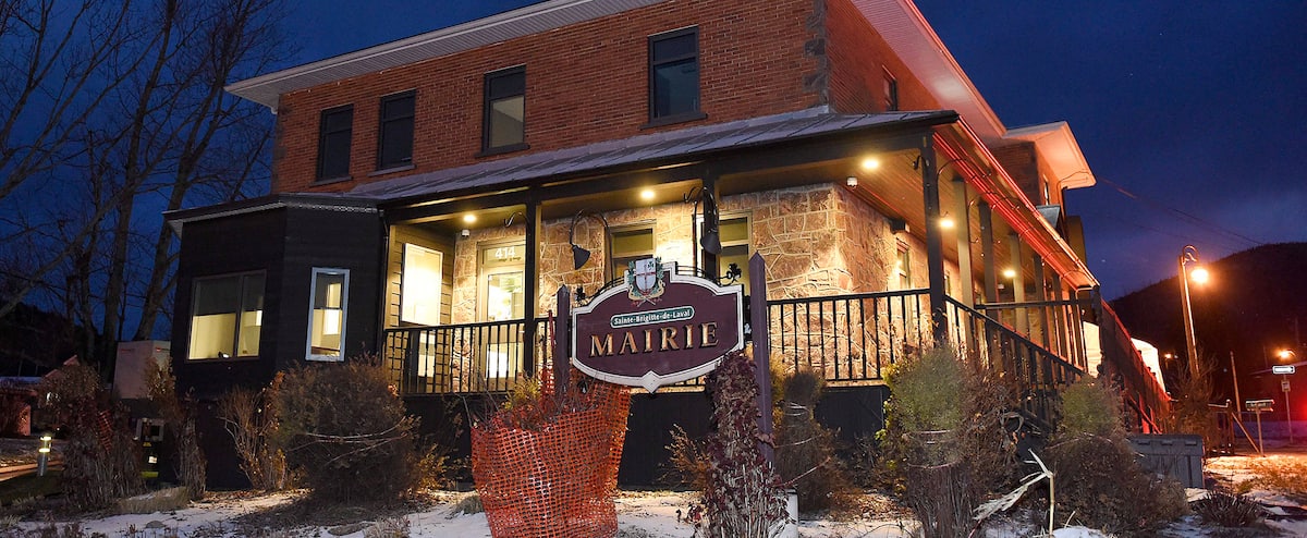 Sainte-Brigitte-de-Laval: l’UPAC met la main au collet d’un ex-directeur