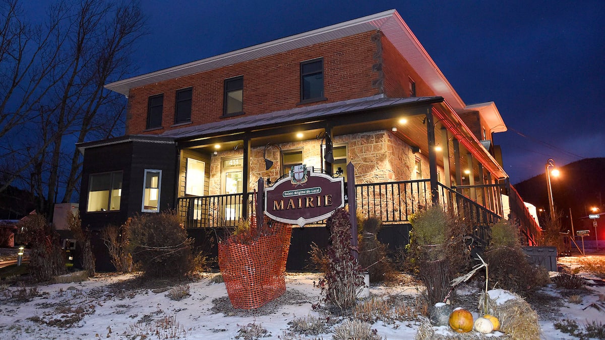 Sainte-Brigitte-de-Laval: l’UPAC met la main au collet d’un ex-directeur