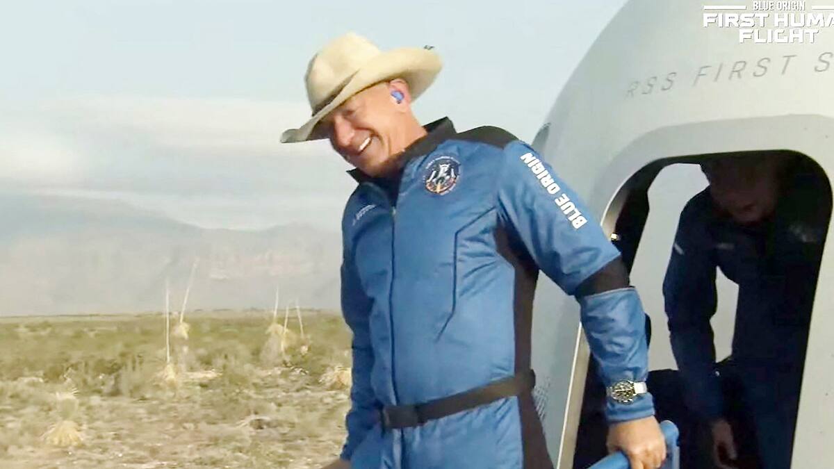 Pour aller dans l’espace, Jeff Bezos s’habille à Québec