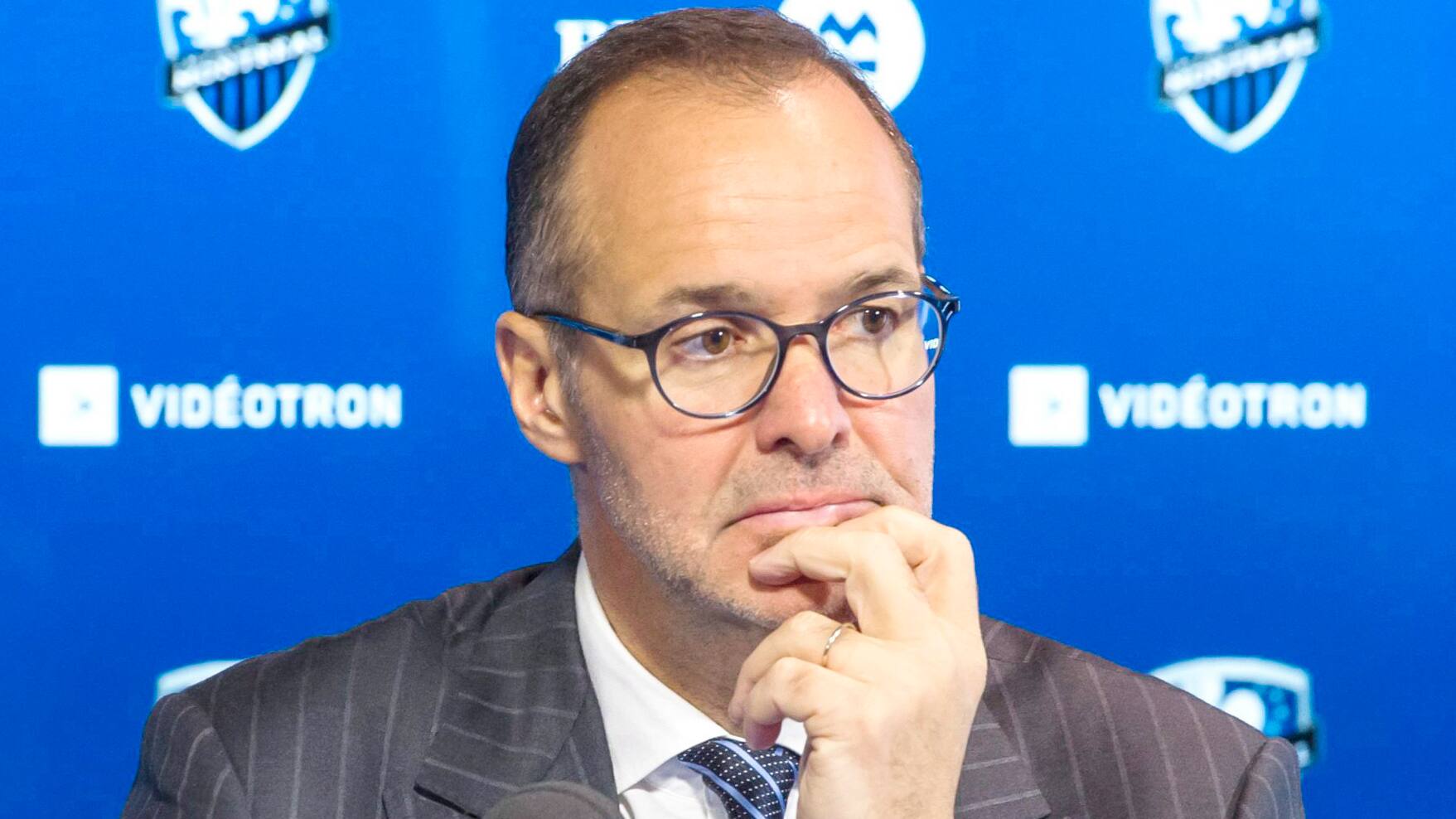 Souriez ou vendez M. Saputo, la vie est un fromage!
Souriez ou vendez M. Saputo, la vie est un fromage!