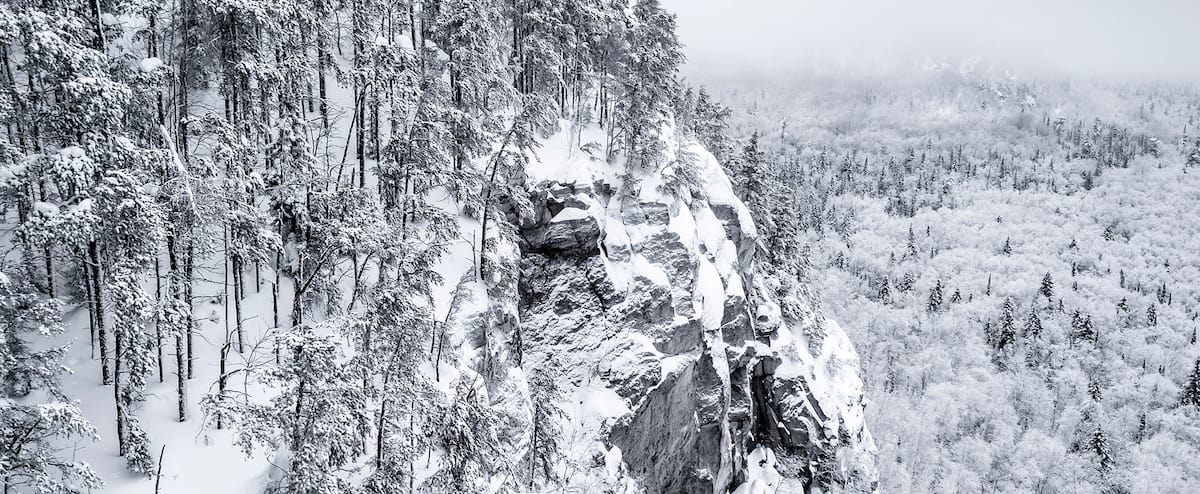 Première tempête dans les collines Kékéko