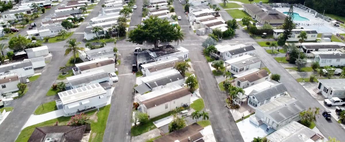 Expulsés de leur paradis: 300 snowbirds risquent de tout perdre
Le Twin Lakes Travel Park