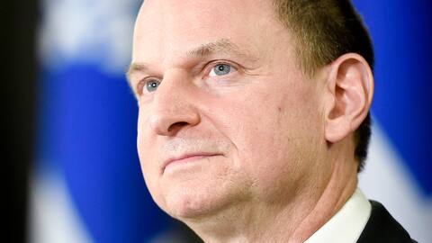 Recall that his colleague Eric Girard was Minister of the Nordics for a few weeks.