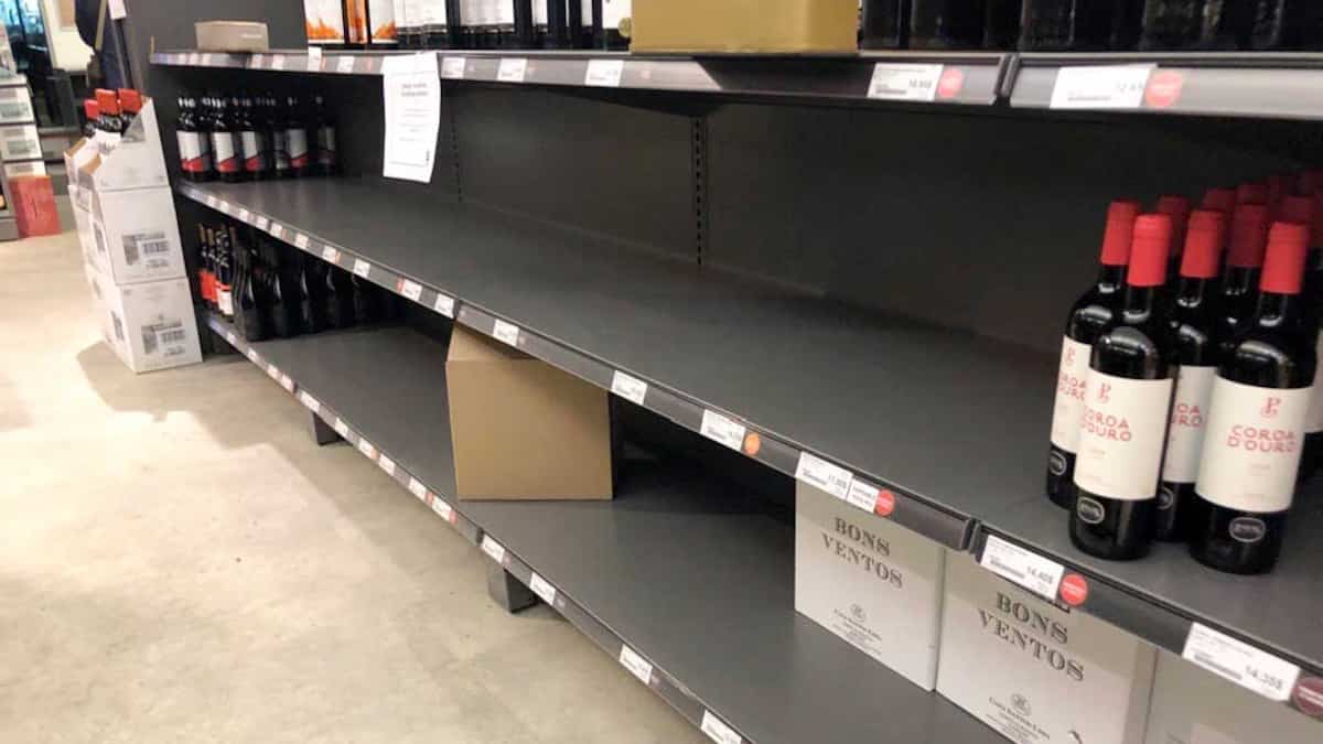 Tablettes vides et retard dans les livraisons à la SAQ