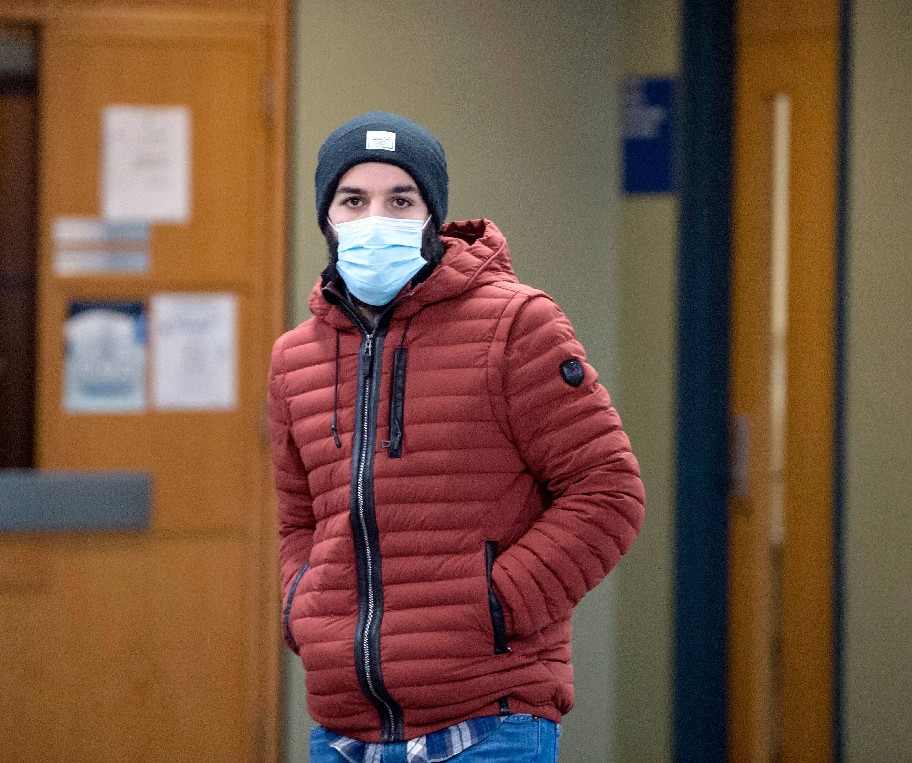 Un t&eacute;moin raconte avoir &eacute;t&eacute; pay&eacute; 100 $ pour faire le guet