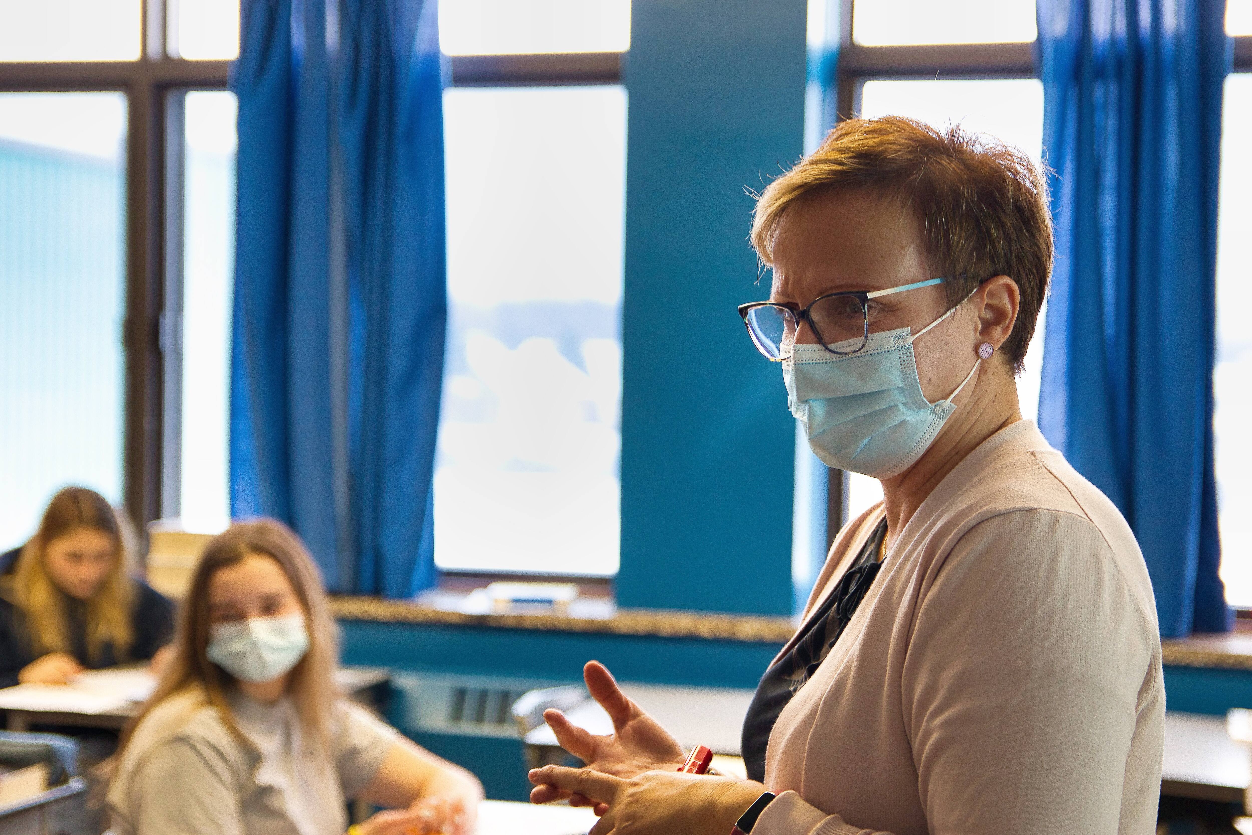 P&eacute;nurie d&rsquo;enseignants: Qu&eacute;bec allonge les dollars pour ramener les retrait&eacute;s