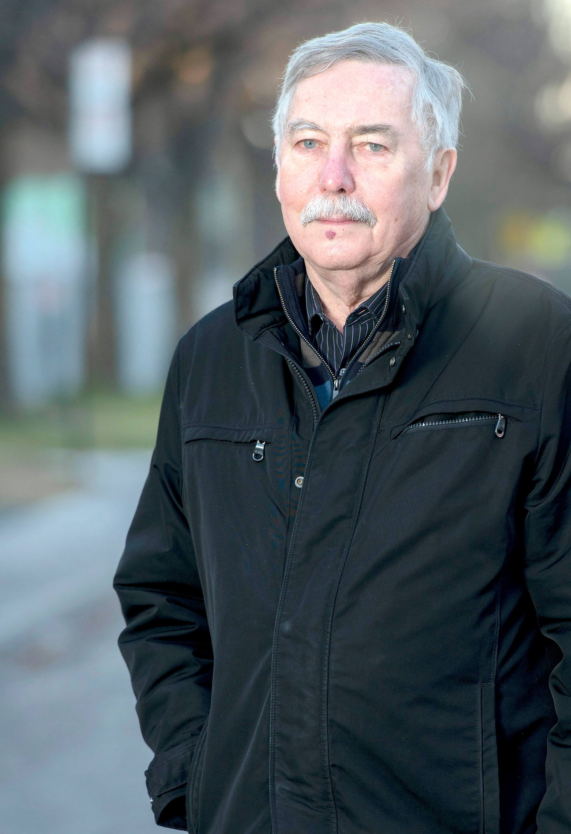 La violence arm&eacute;e, &ccedil;a suffit!