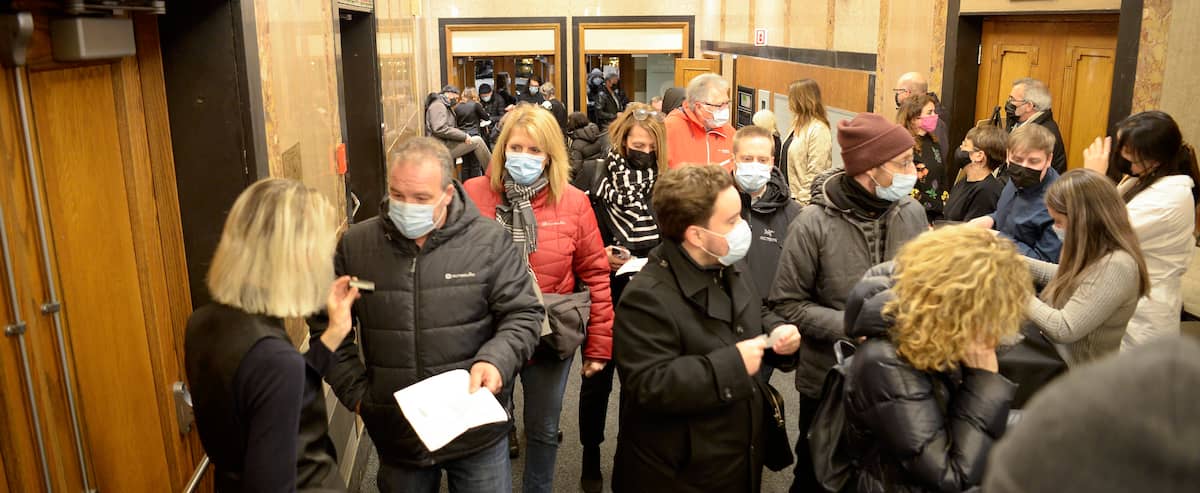 «Une catastrophe»: les restrictions sanitaires créent une onde de choc dans les salles de spectacles
Un coup dur...