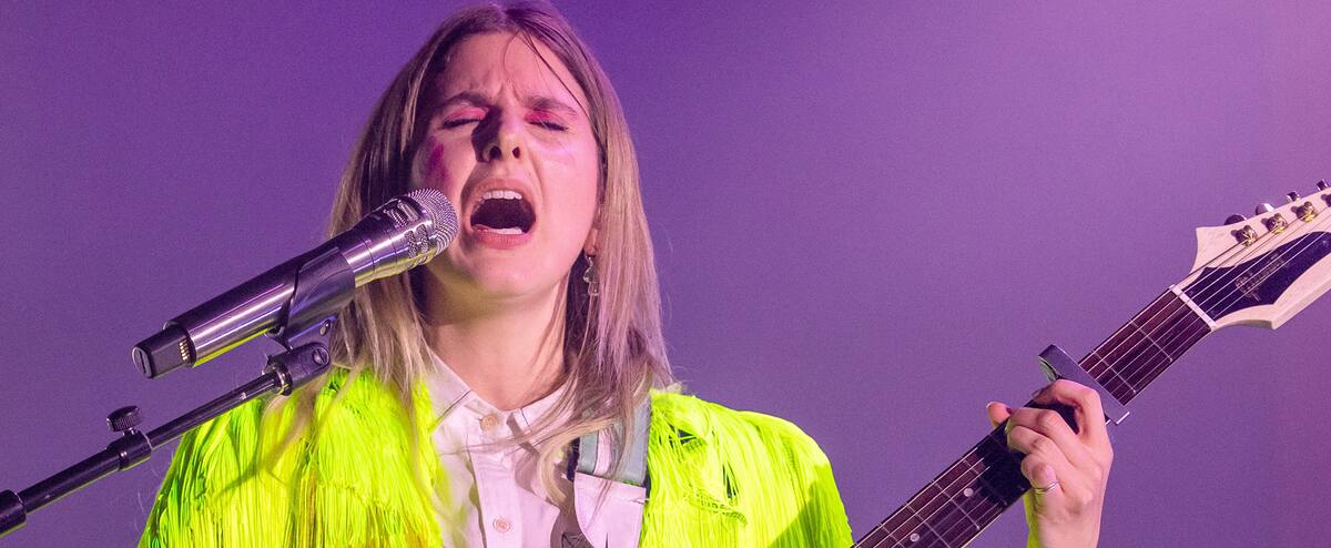 Klô Pelgag reporte sa tournée européenne