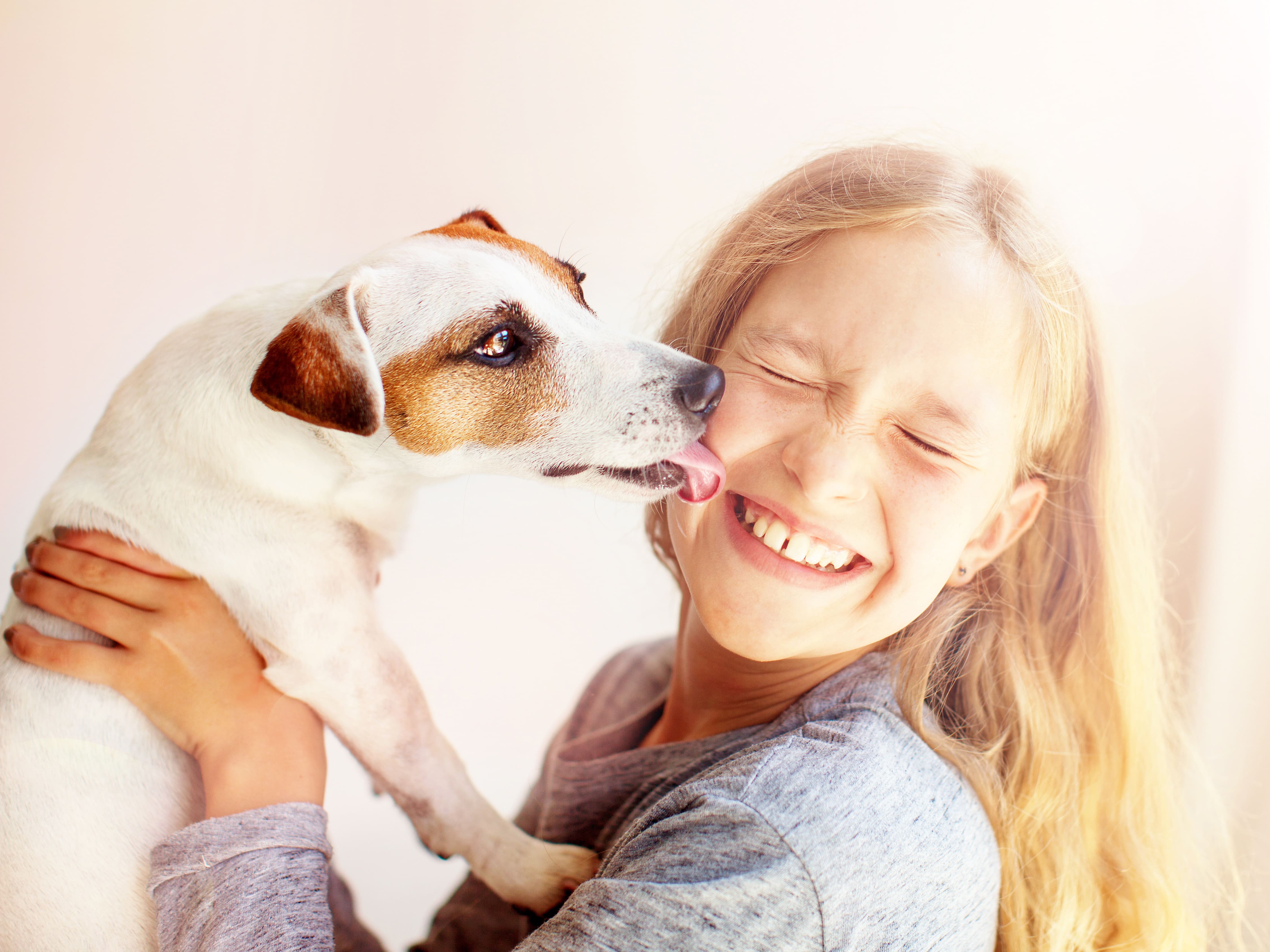 Se faire l&eacute;cher le visage par son chien: oui ou non?