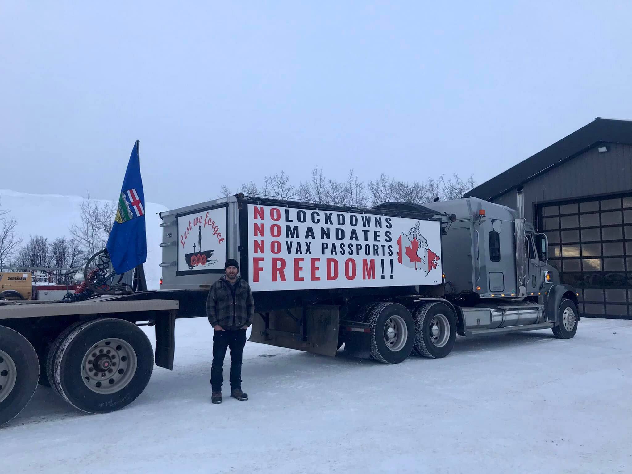 Convoi vers Ottawa: le ministre des Transports &laquo;s&ucirc;r&raquo; d&rsquo;un &eacute;v&eacute;nement pacifique