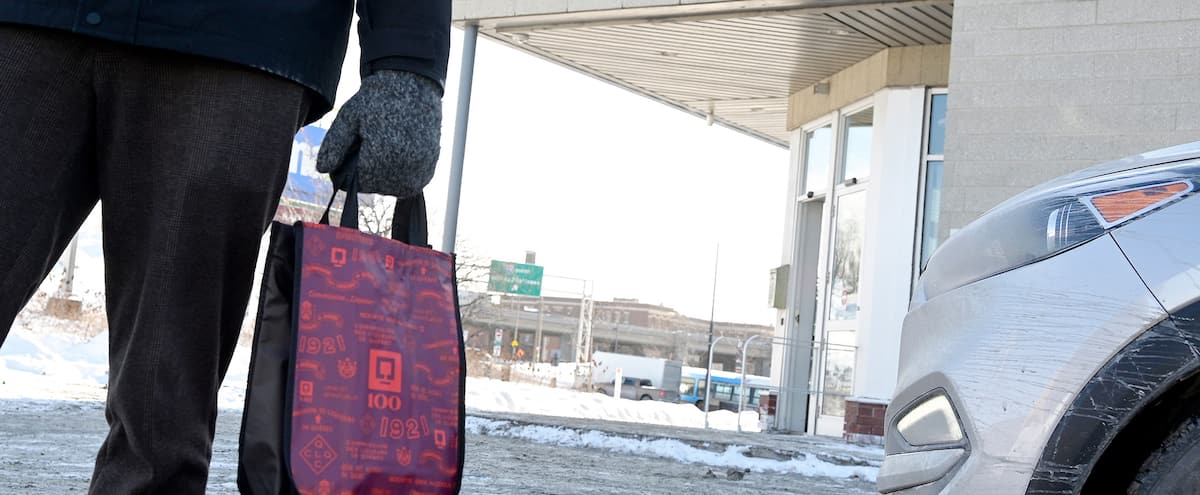 Passeport vaccinal: ils se proposent pour faire les courses des non-vaccinés