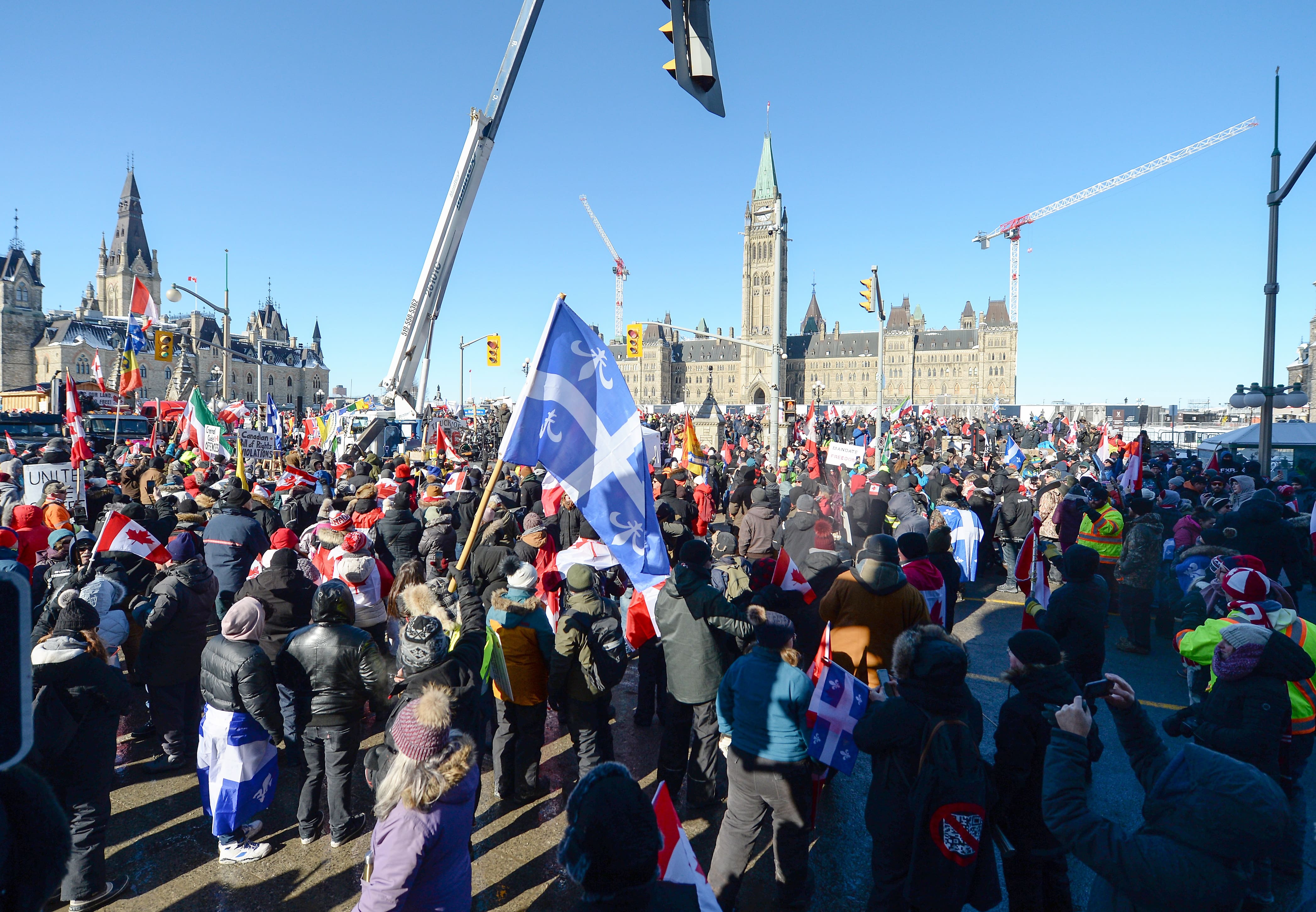 Manifestations: Restons fiers et cessons de faire outrage au drapeau du Qu&eacute;bec