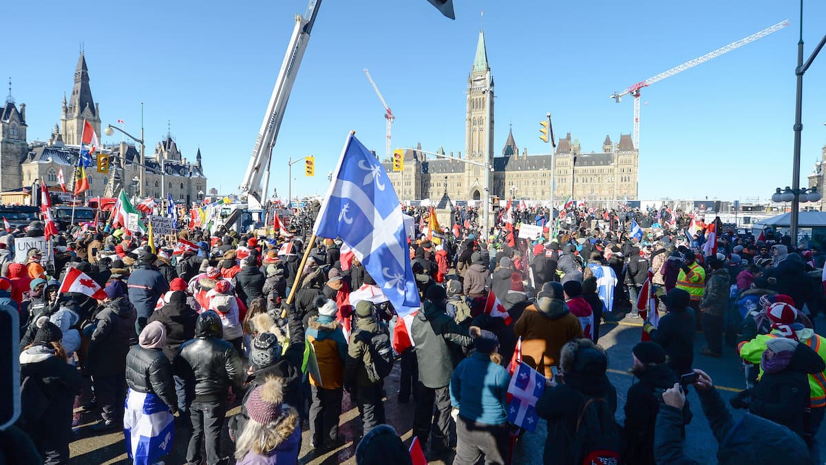 Manifestations: Restons fiers et cessons de faire outrage au drapeau du Québec