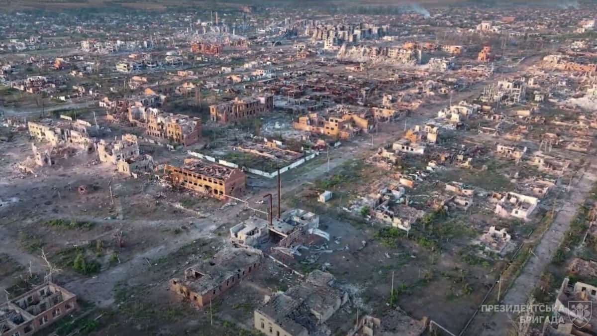 EN IMAGES | La ville ukrainienne de Vovtchansk réduite à un champ de ruines par les Russes