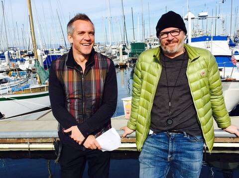 Jean-Marc Vallée et le directeur photo Yves Bélanger sur le plateau de tournage de la série Big Little Lies.