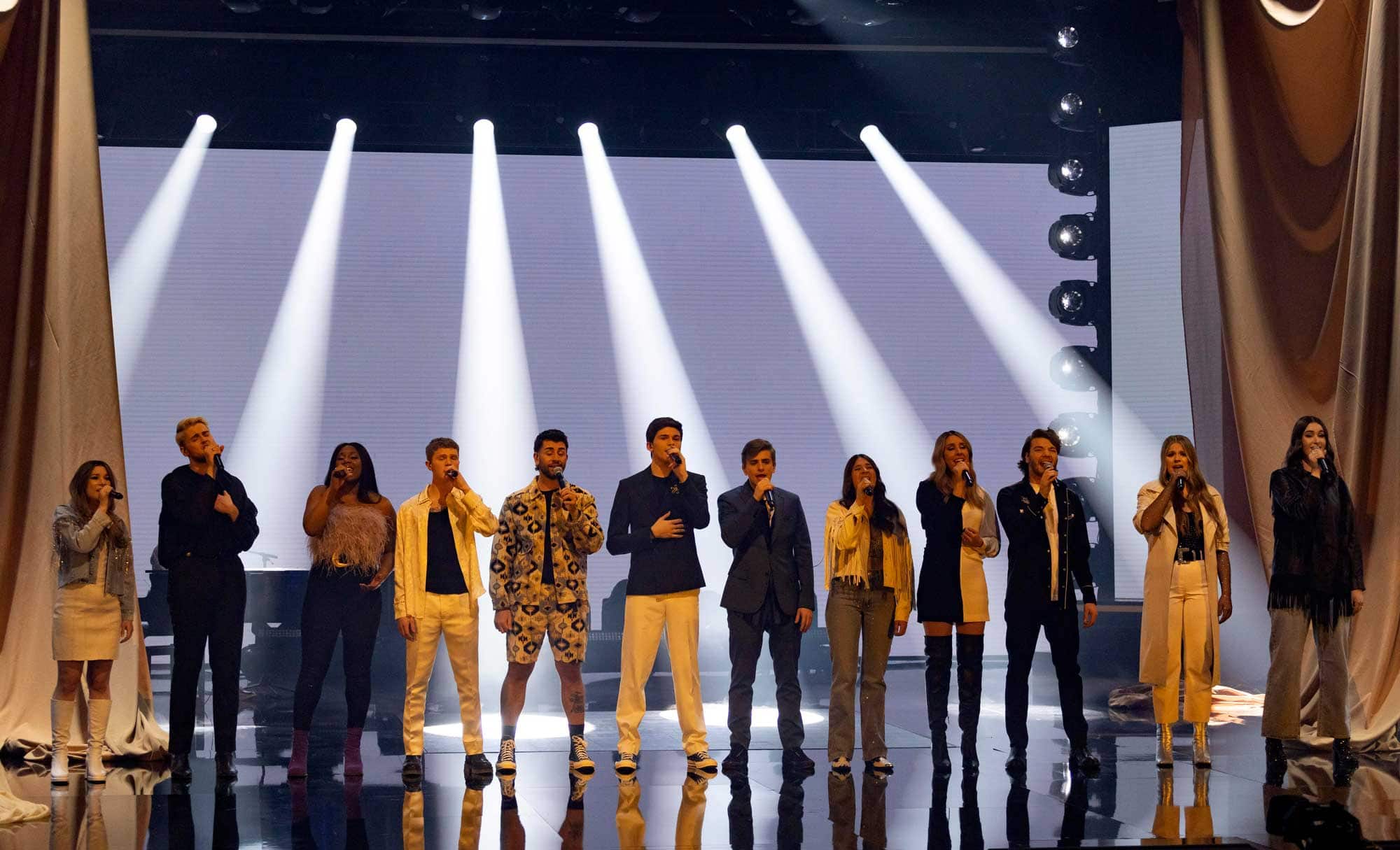 Guerre en Ukraine: mobilisation pour la paix des artistes