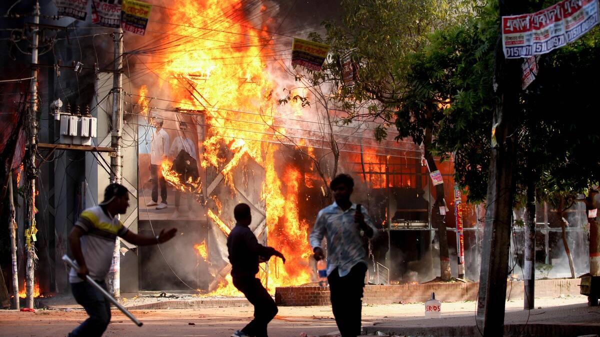 Bangladesh: les protestataires marchent sur la capitale au lendemain d'une journée sanglante