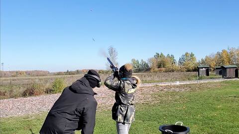 Que vous soyez un néophyte, un amateur ou un adepte chevronné, vous pouvez compter sur l’aide de trois instructeurs pour identifier vos lacunes et ainsi devenir un meilleur tireur à la volée.