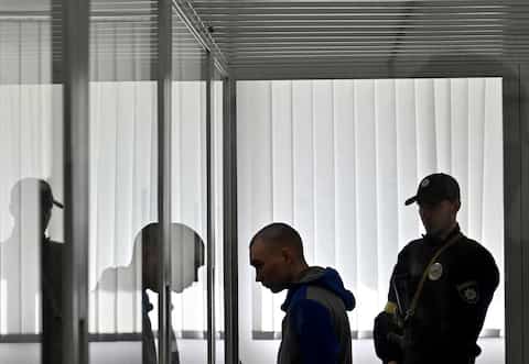 Savaş suçlarından yargılanan bir Rus askerinden özür dileyin