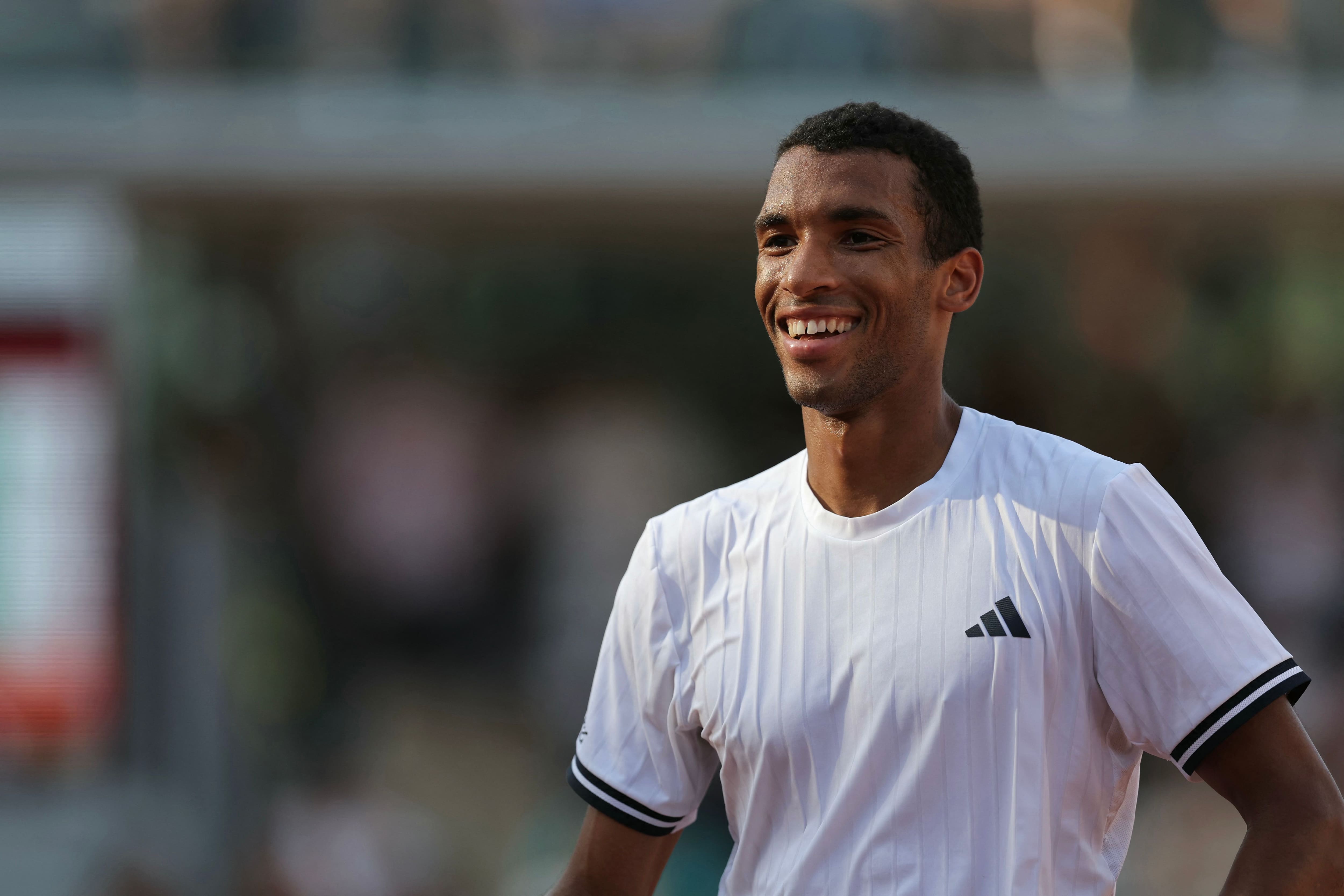 Avec un tableau grand ouvert, Félix Auger-Aliassime passe au troisième tour à Roland-Garros