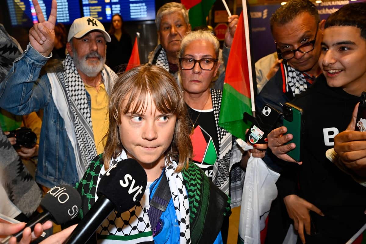 gazaの救助で喜びに満ちた難破船
