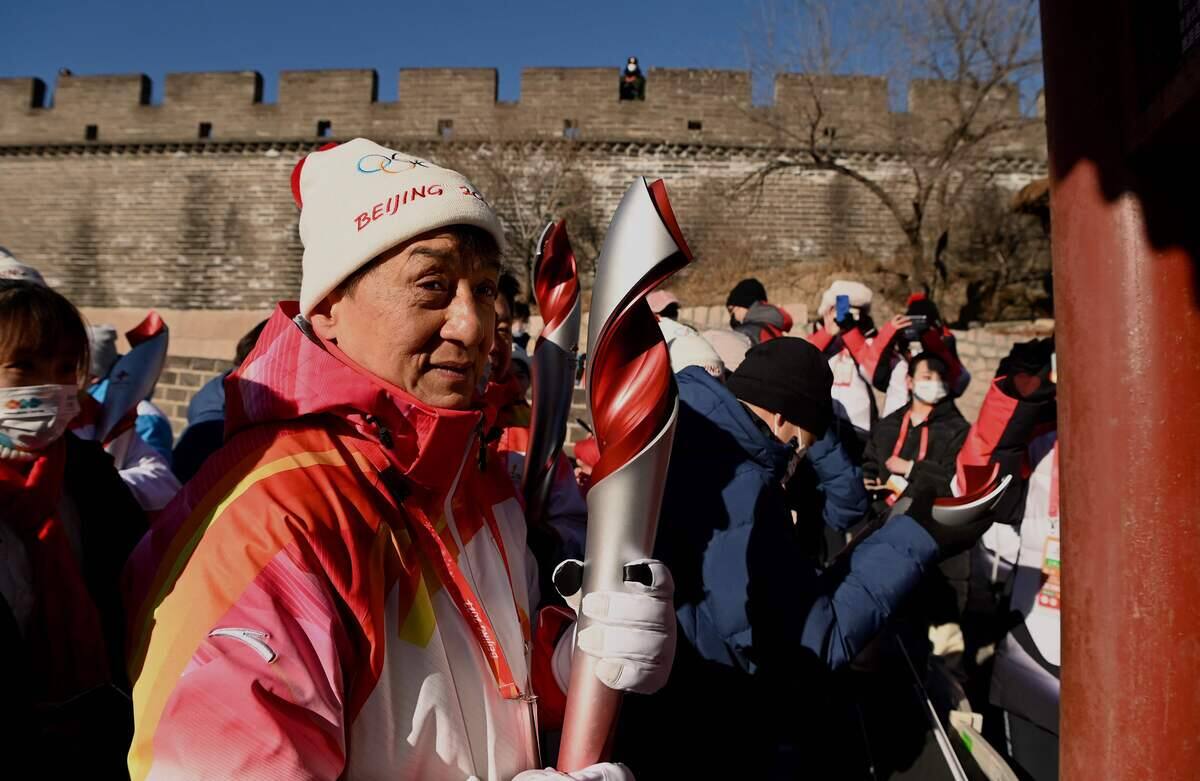 JO-2022: la flamme olympique à la Grande Muraille, avec Jackie Chan | JDM